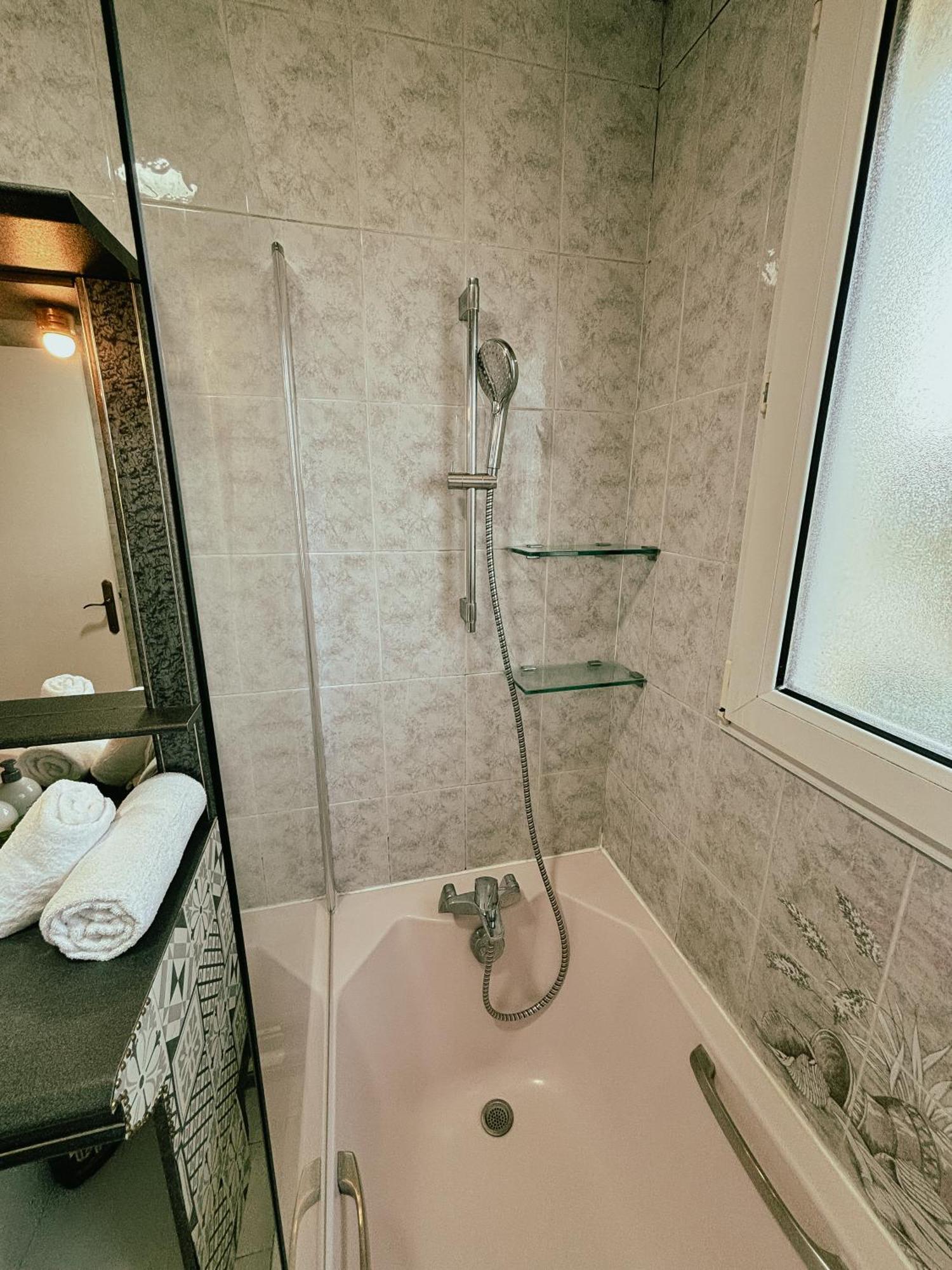 Duplex Avec Jardin - Proche Paris - Disneyland - Rer - Noisy-le-Grand Eksteriør bilde